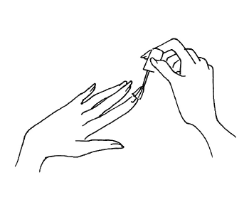 Évitez de porter du vernis qui tend à fragiliser les ongles et à les rendre cassants ou appliquez une couche de vernis durcisseur pour les protéger du dédoublement.