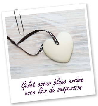 Galet coeur blanc crème avec lien de suspension Aroma-Zone Galet coeur blanc crème avec lien de suspension Aroma-Zone