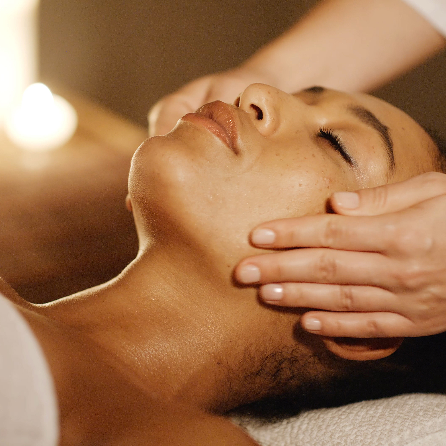 Atelier d'AUTO-MASSAGES AROMATIQUES - Médecine Traditionnelle Chinoise & beauté du visage - Aroma-Zone Atelier d'AUTO-MASSAGES AROMATIQUES - Médecine Traditionnelle Chinoise & beauté du visage - Aroma-Zone